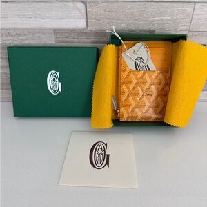 Goyard Bourbon Zip Card Holder in Yellow, brand new in box